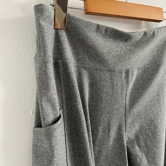 (NWOT) X BY GOTTEX GRAY SIDE MESH LEGGINGS WITH SIDE POCKETS - Picture 9 of 12